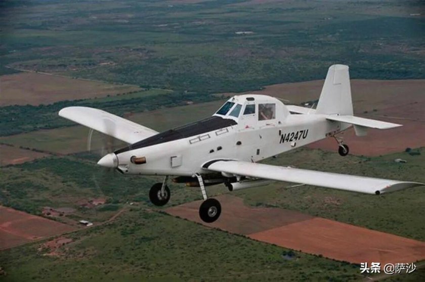 Лёгкий Штурмовик Air tractor at-802u