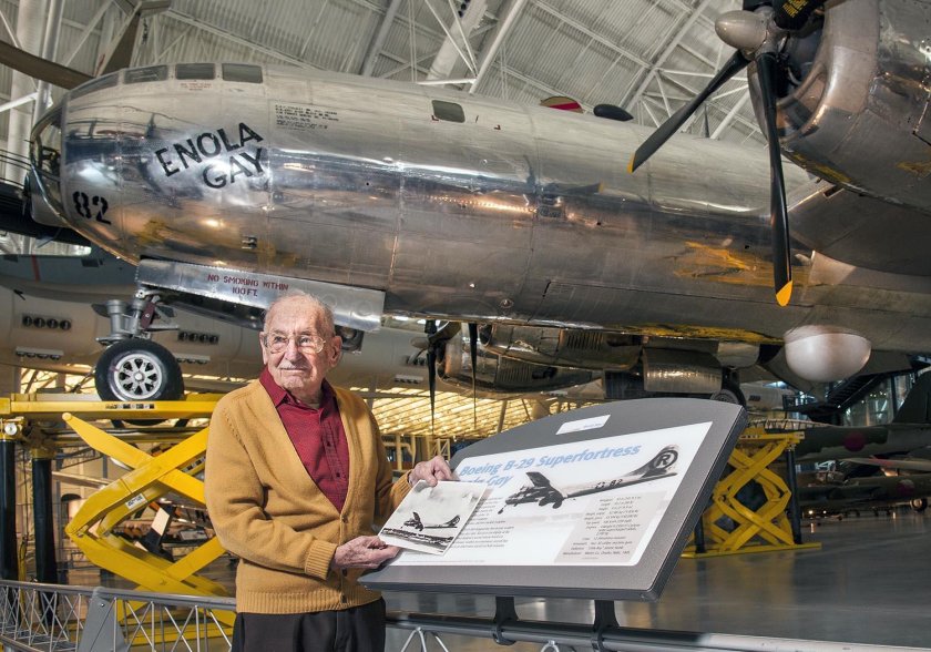 Энола Гейтс самолет