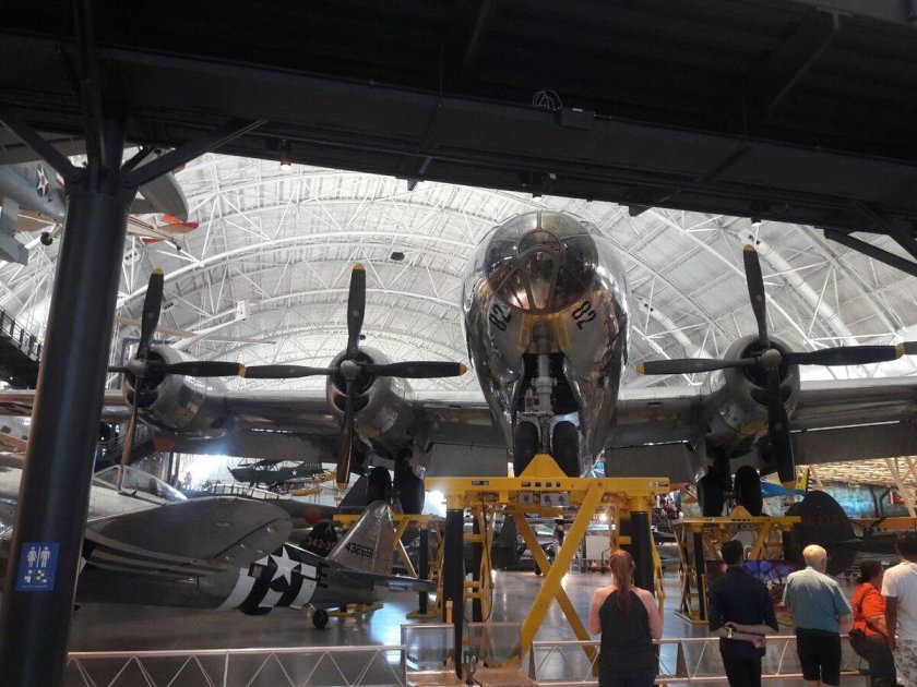 Энола гейтс самолет