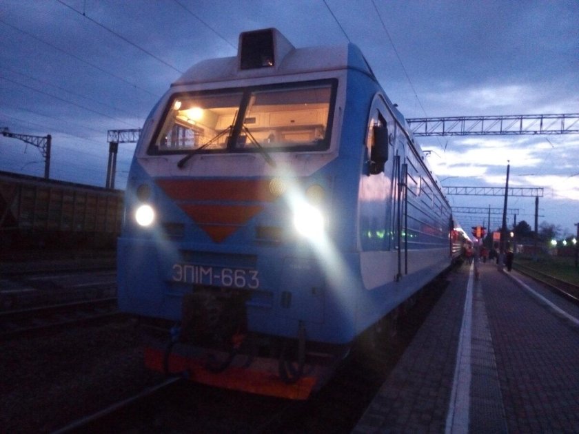 Поезд эп 1 м