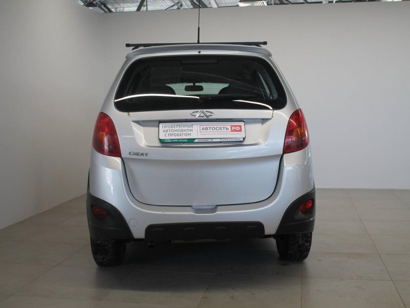 Автомобиль chery
