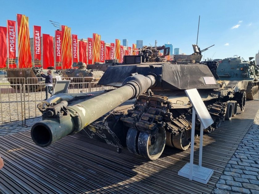 Выставка техники на поклонной горе