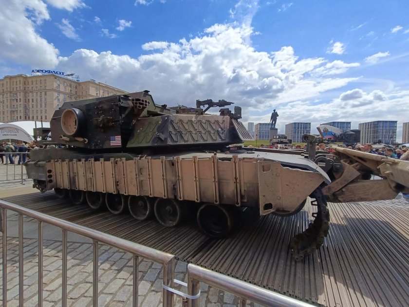 Трофейная техника на поклонной горе