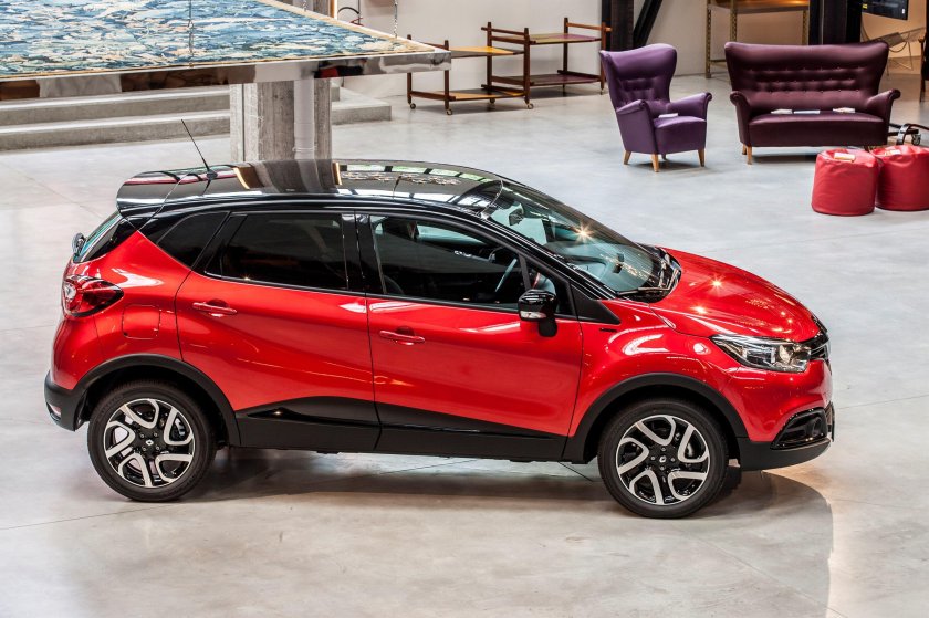 Рено Каптур красный