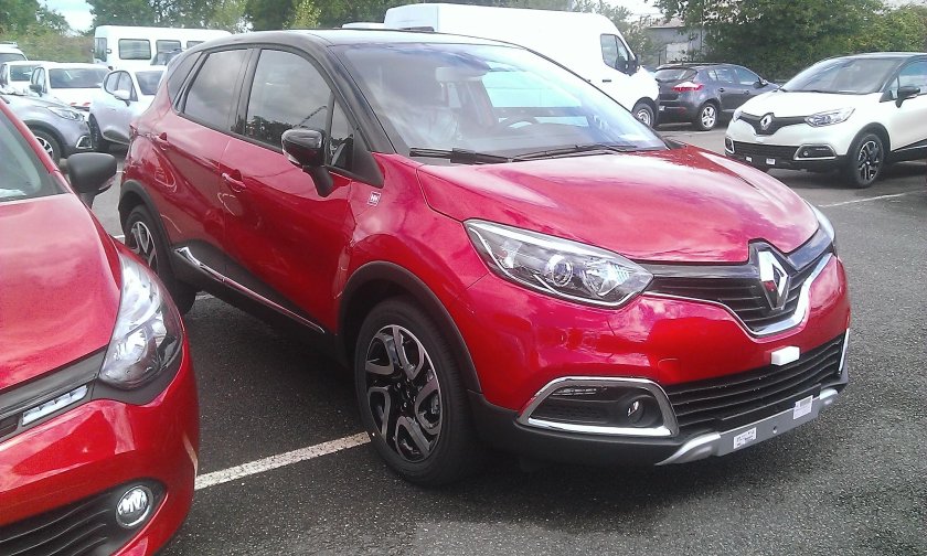 Рено Каптур бордовый