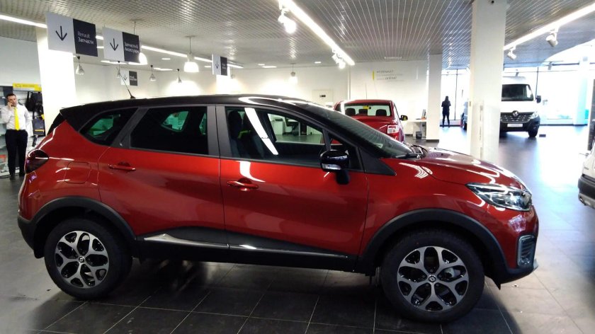 Рено Каптур красный фото