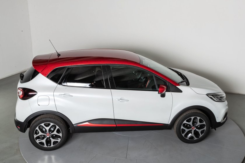 Рено Каптур белый с черной крышей