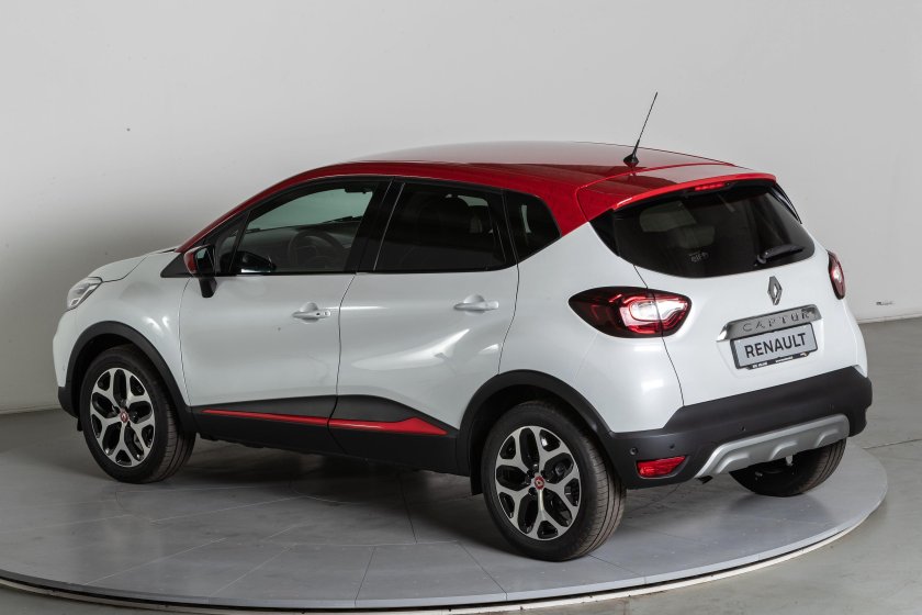 Рено Каптур с белой крышей