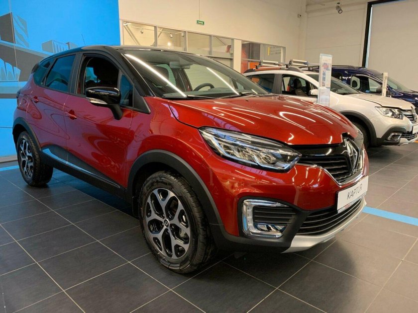 Рено Kaptur i 1.6 CVT (114 Л.С.) Б/У красный