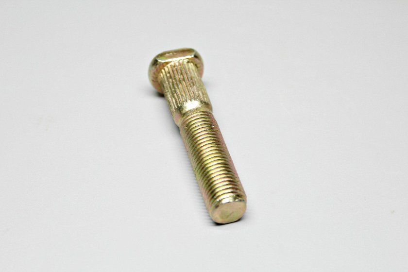 Шпилька колеса переднего