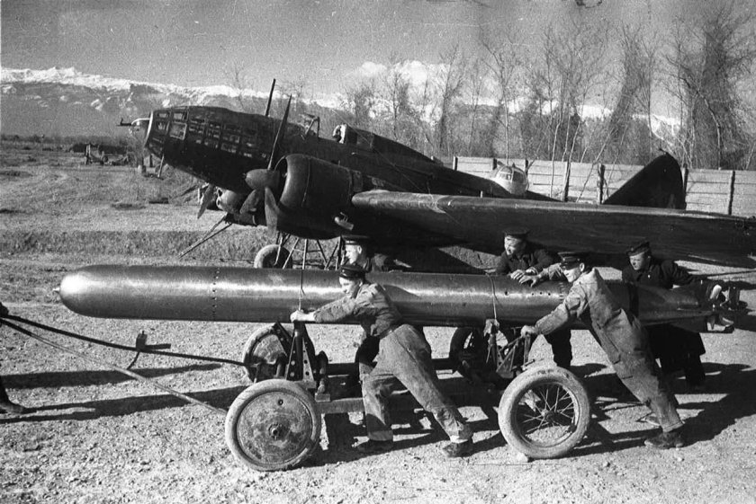 Ил-4 бомбардировщик