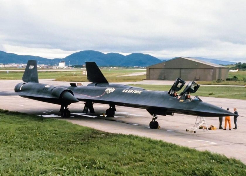 Самолет SR-71 Blackbird