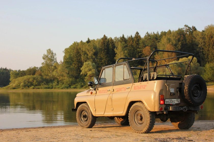 УАЗ 469 председательский