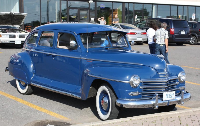 Plymouth deluxe (1946)