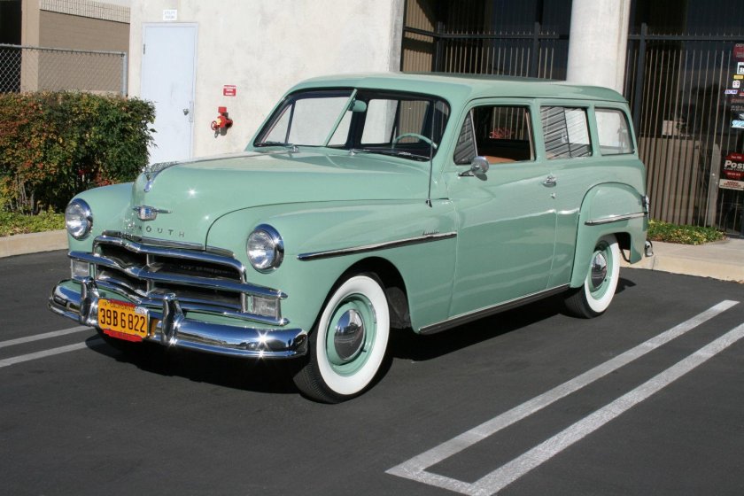 Plymouth Suburban 1958