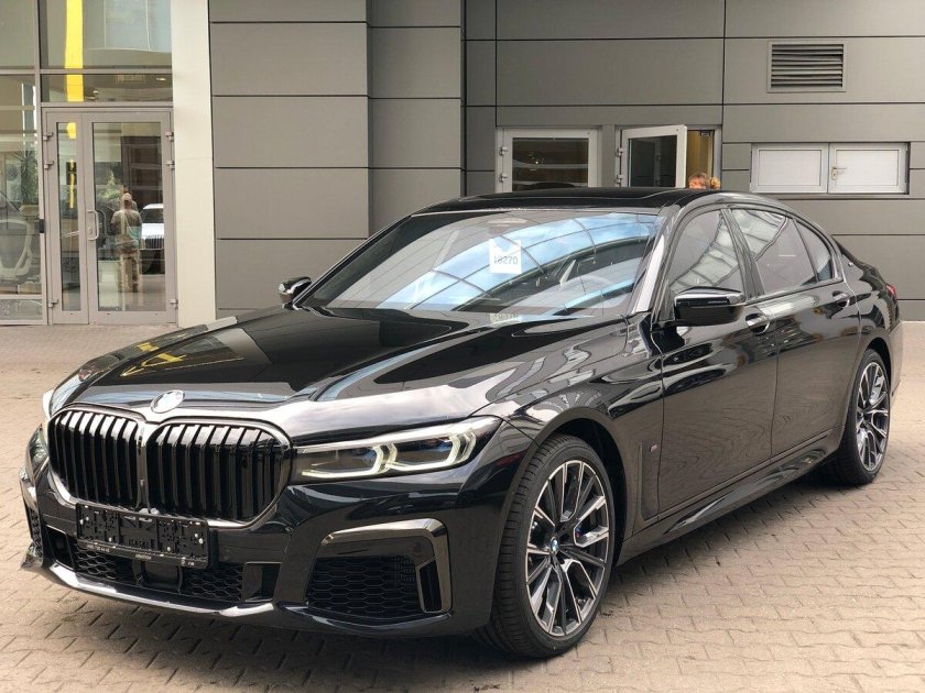 BMW m760li 2020