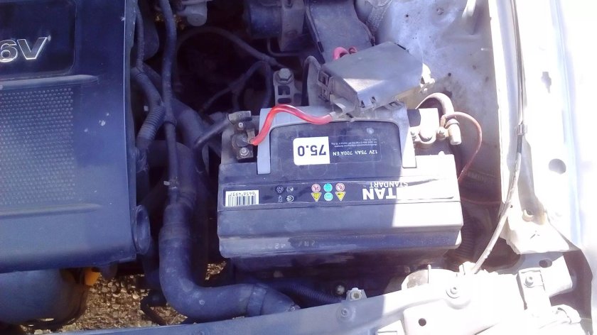 АКБ гольф 4 1.4