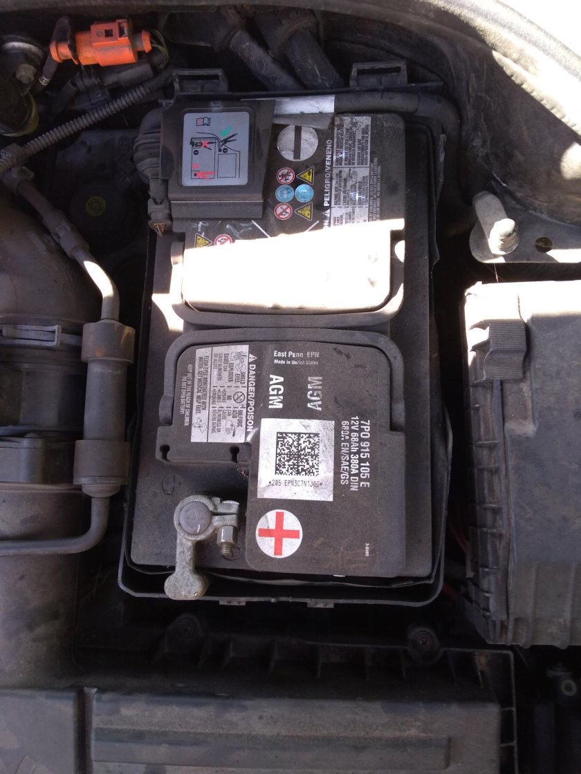 АКБ Фольксваген Джетта 2012