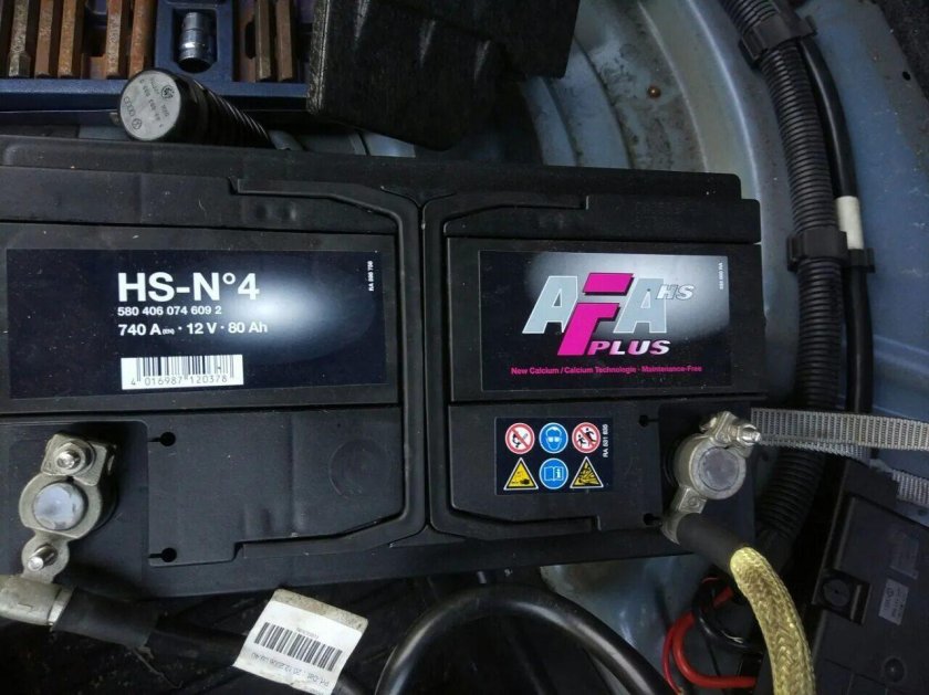 АКБ на Фольксваген гольф 2006 года