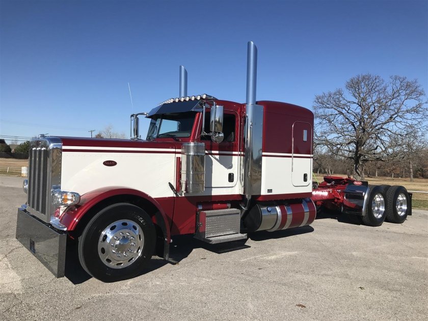 Петербилт 389