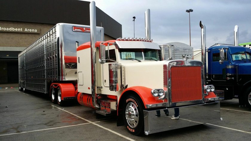 Peterbilt 389