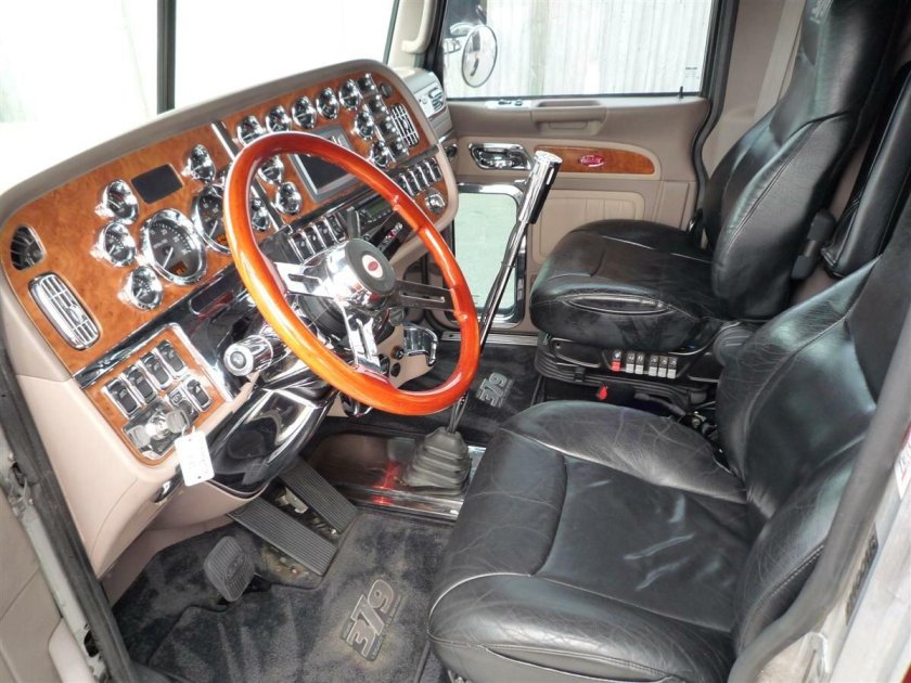 Петербилт 379 кабина