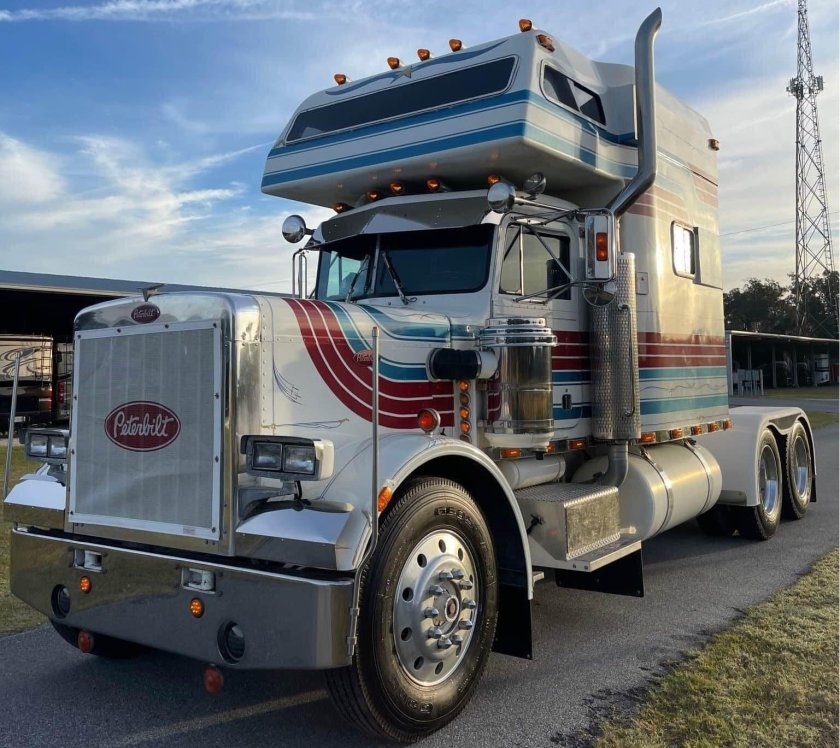 Американский грузовик peterbilt