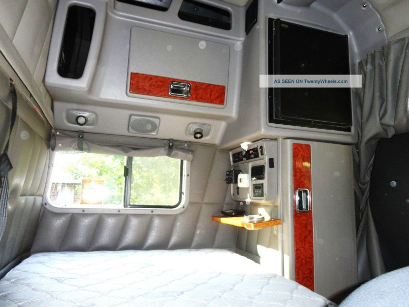 Peterbilt 389 салон спальник