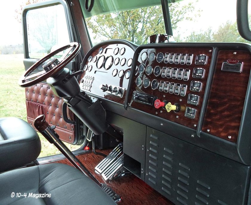 Peterbilt 359 салон