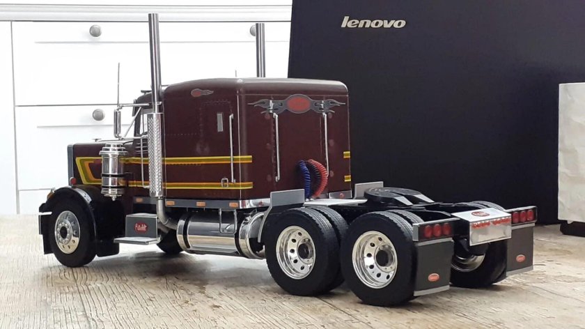 Петербилт 359