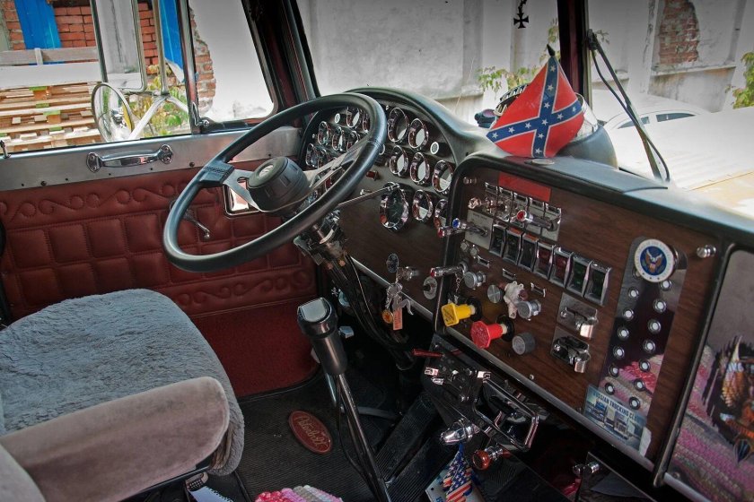 Peterbilt 359 кабина