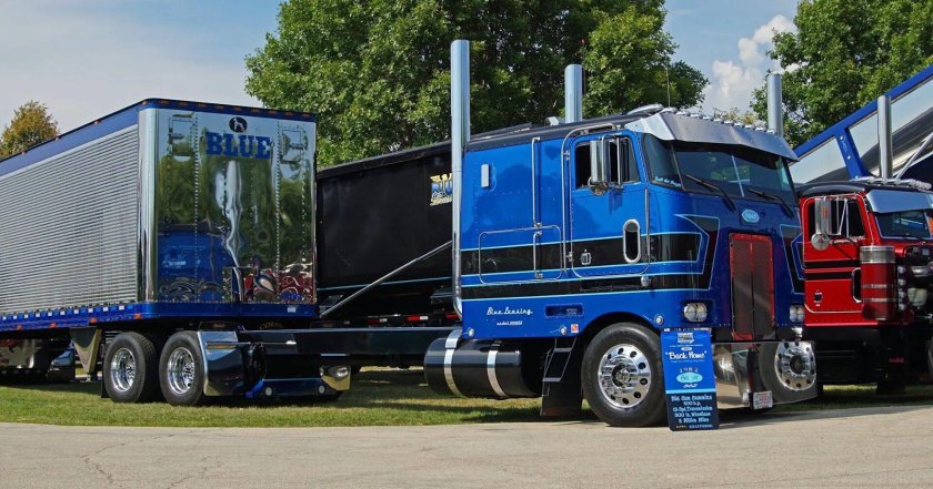Седельный тягач Peterbilt 362
