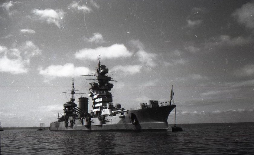 Линкор Октябрьская революция