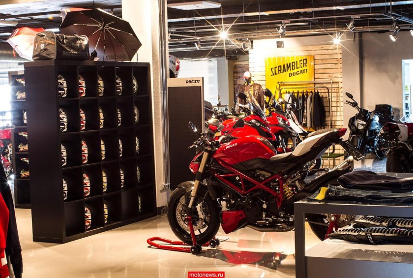 Мото шоу рум