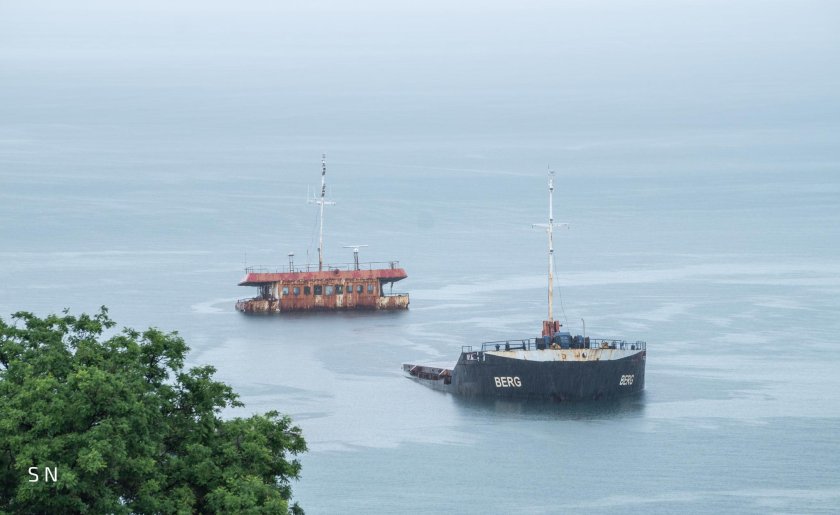 Феодосия затонувший сухогруз берг