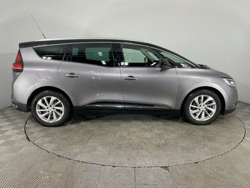 Рено сценик 2018