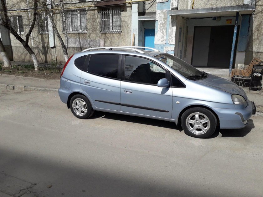 Chevrolet rezzo 2004