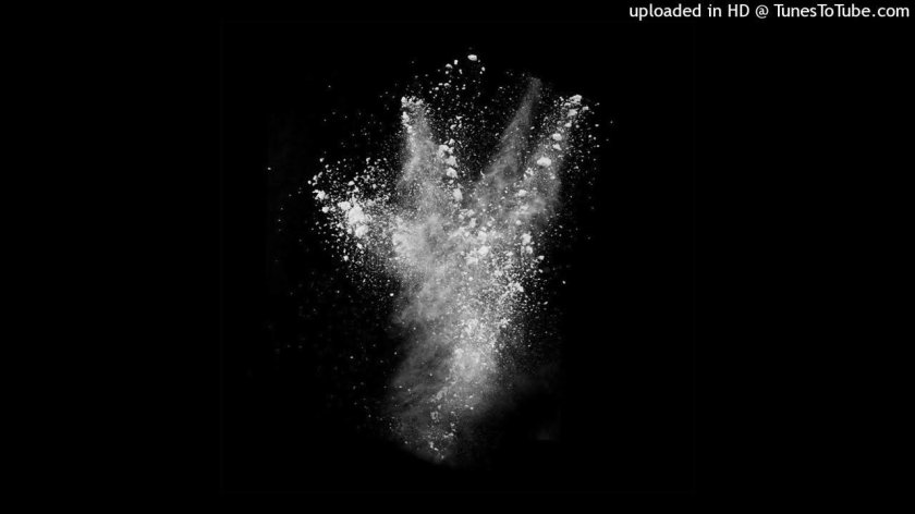 Пыль на черном фоне