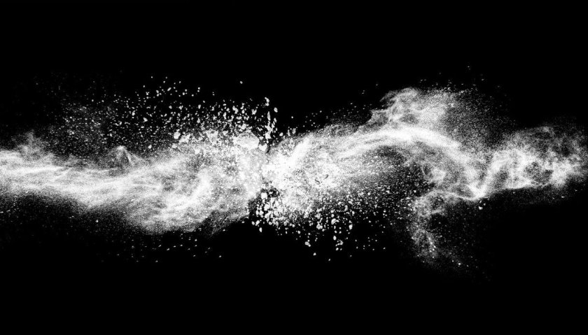 Пыль на черном фоне