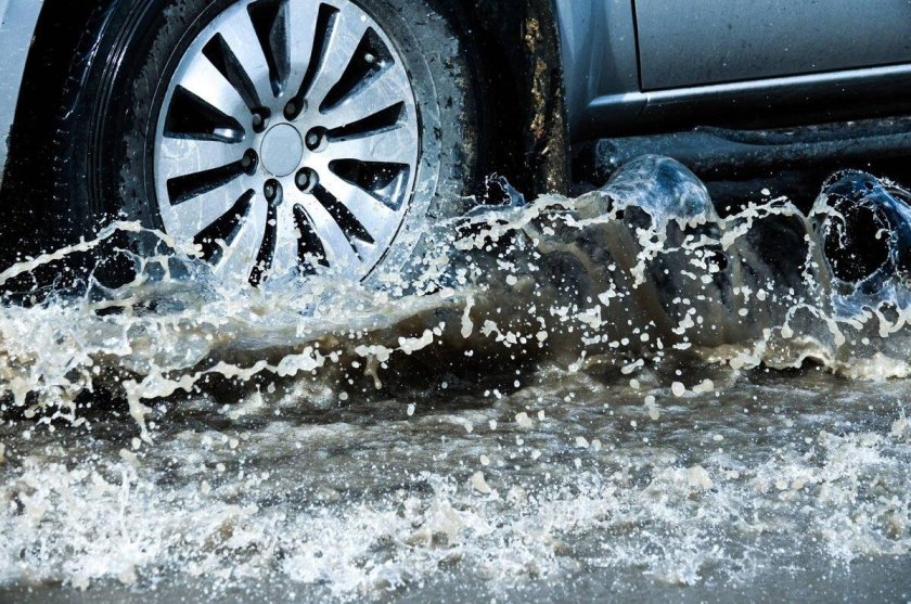Брызги от колес