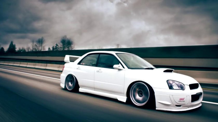 Subaru Impreza WRX STI белая