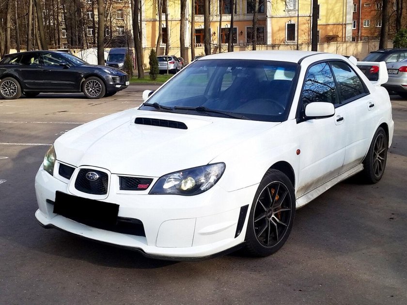 Субару белая