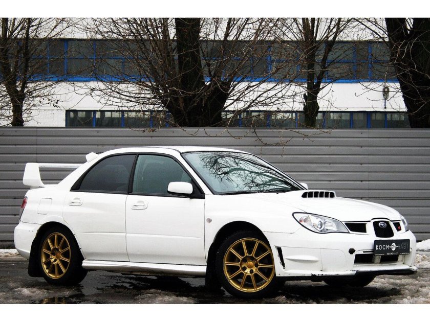 Субару Импреза 2007 белая