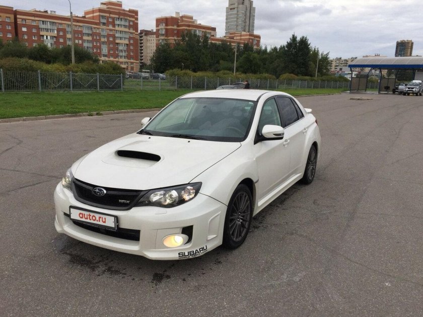 Субару импреза 2011 года