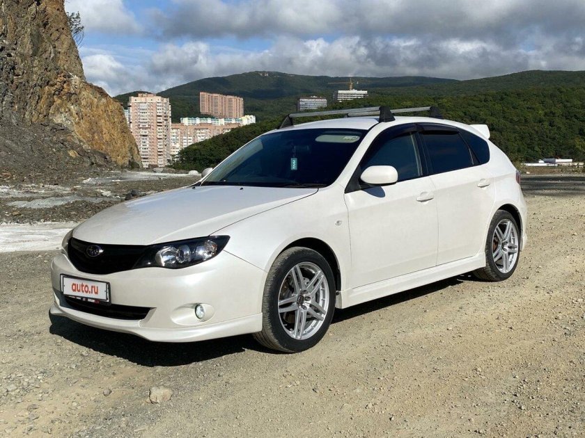 Субару белый 2008