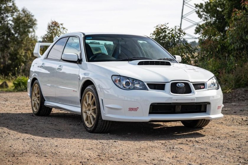 Subaru Impreza белая