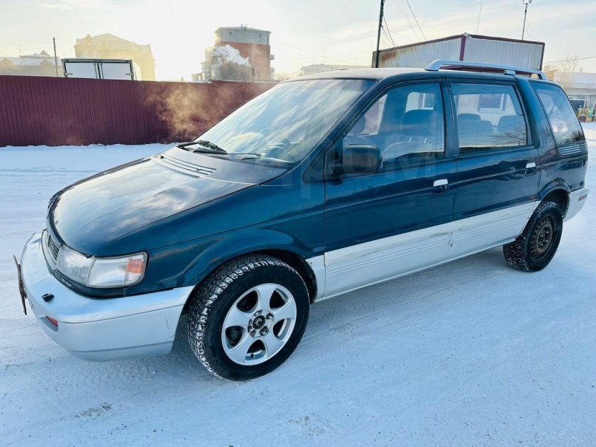 Mitsubishi Chariot 1997