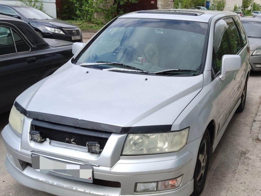 Mitsubishi Chariot Grandis