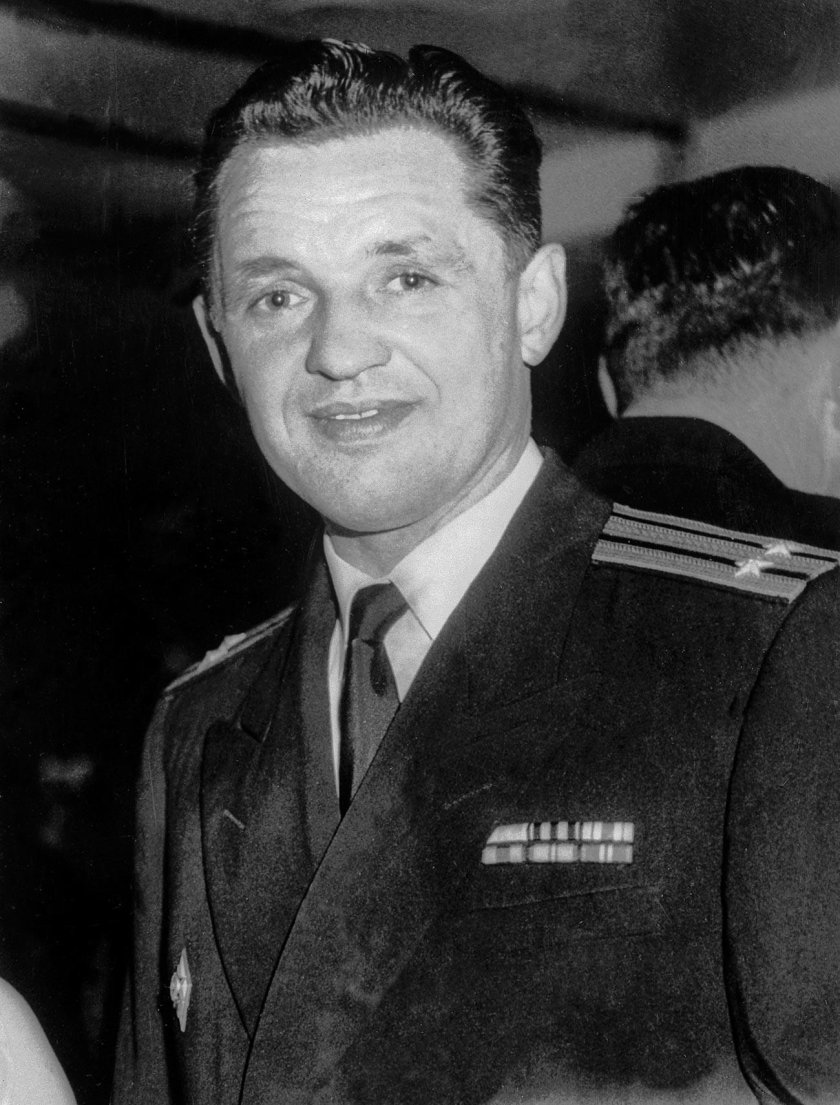 Евгений Иванов