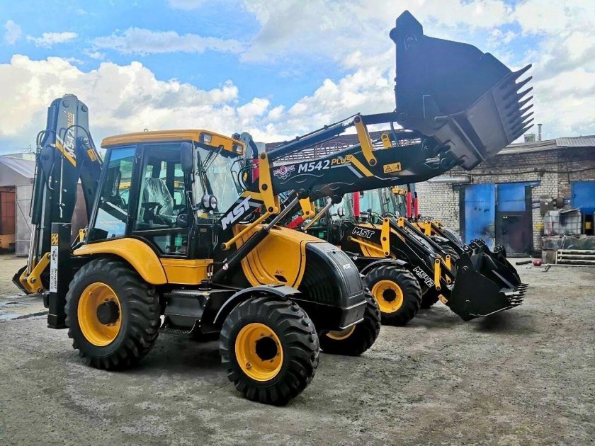Экскаватор-погрузчик MST m542